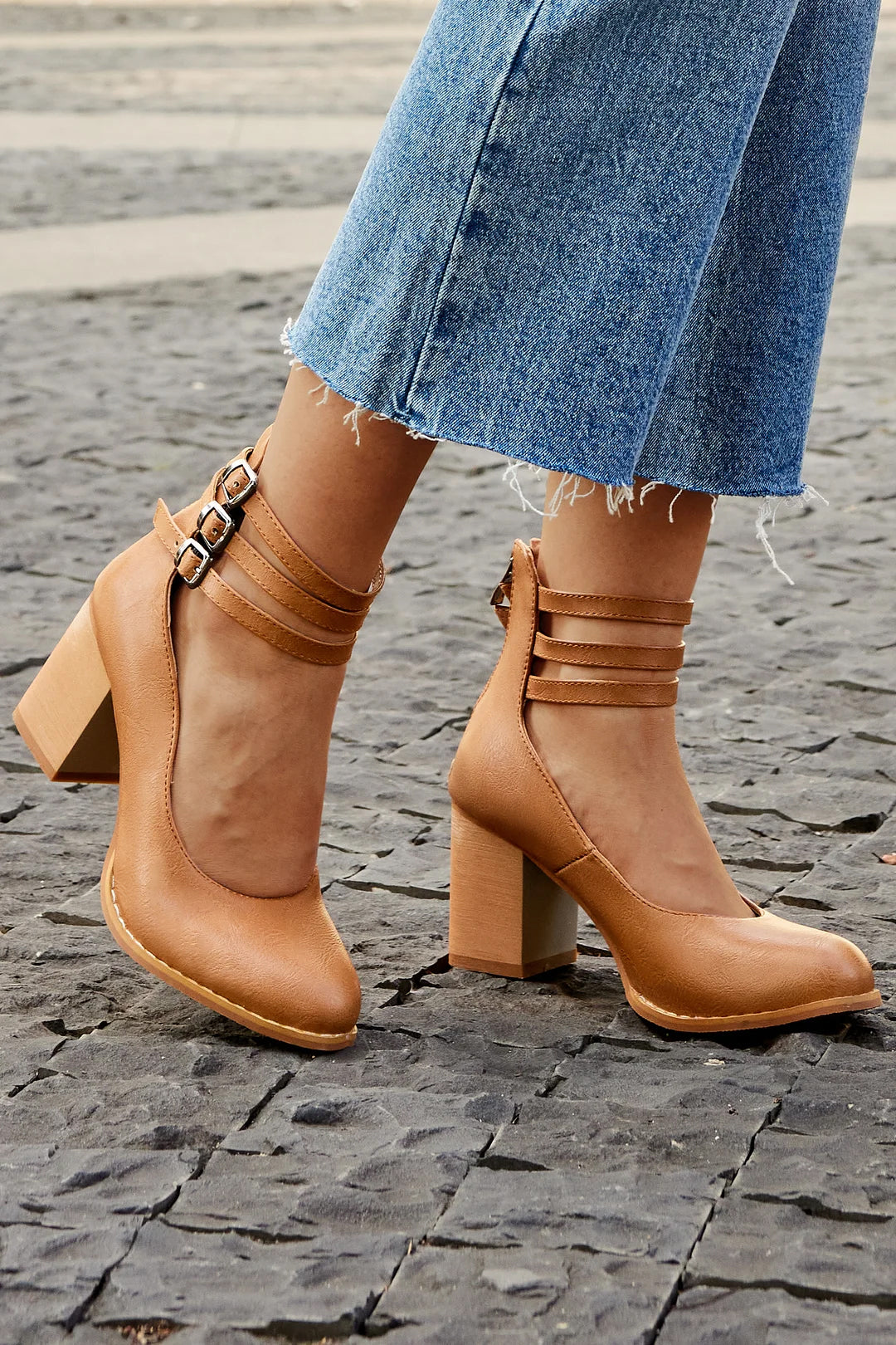 Casilda | Smooth Sandals with Ankle Strap and Thick Heel