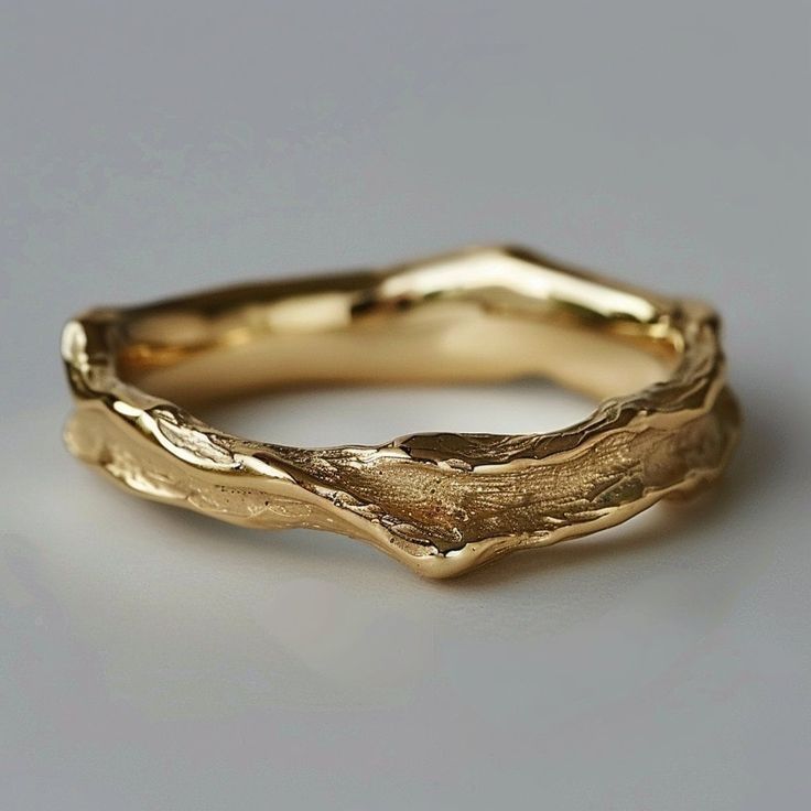 Forgia | Vintage Hammered Gold Ring